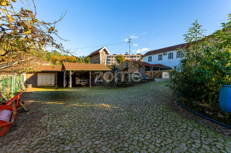 Quinta T7 para Venda em Milheiros de Poiares Foto 4