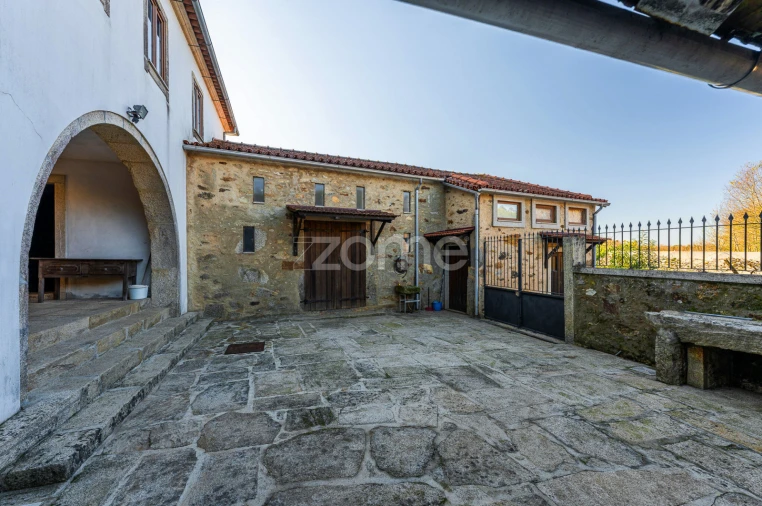 Quinta T7 para Venda em Milheiros de Poiares Foto 12