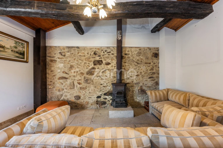 Quinta T7 para Venda em Milheiros de Poiares Foto 16