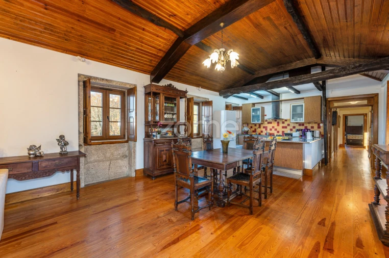 Quinta T7 para Venda em Milheiros de Poiares Foto 17