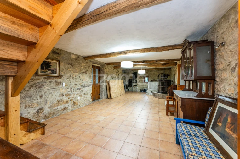 Quinta T7 para Venda em Milheiros de Poiares Foto 42