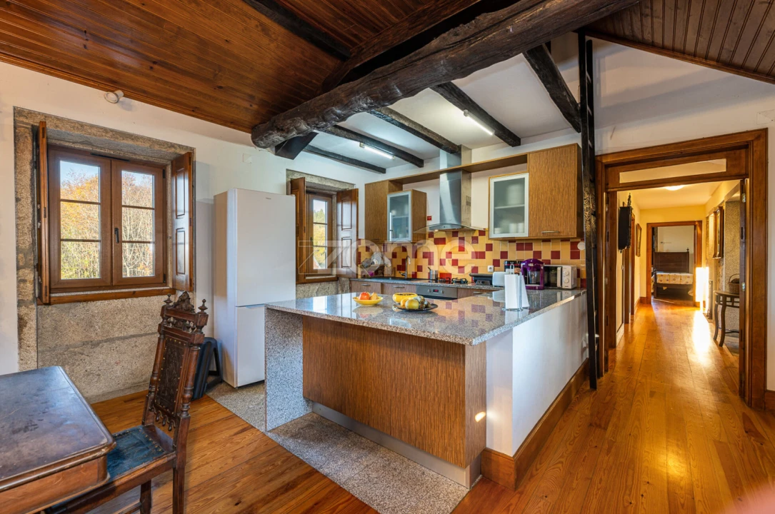 Quinta T7 para Venda em Milheiros de Poiares Foto 19