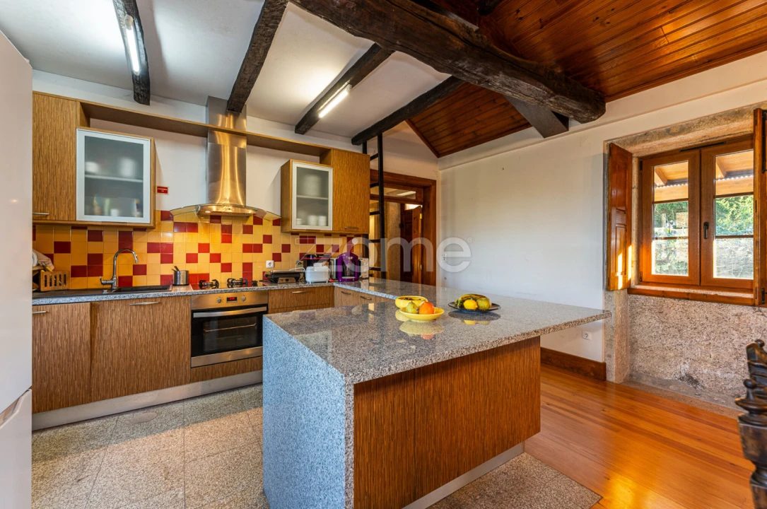 Quinta T7 para Venda em Milheiros de Poiares Foto 22