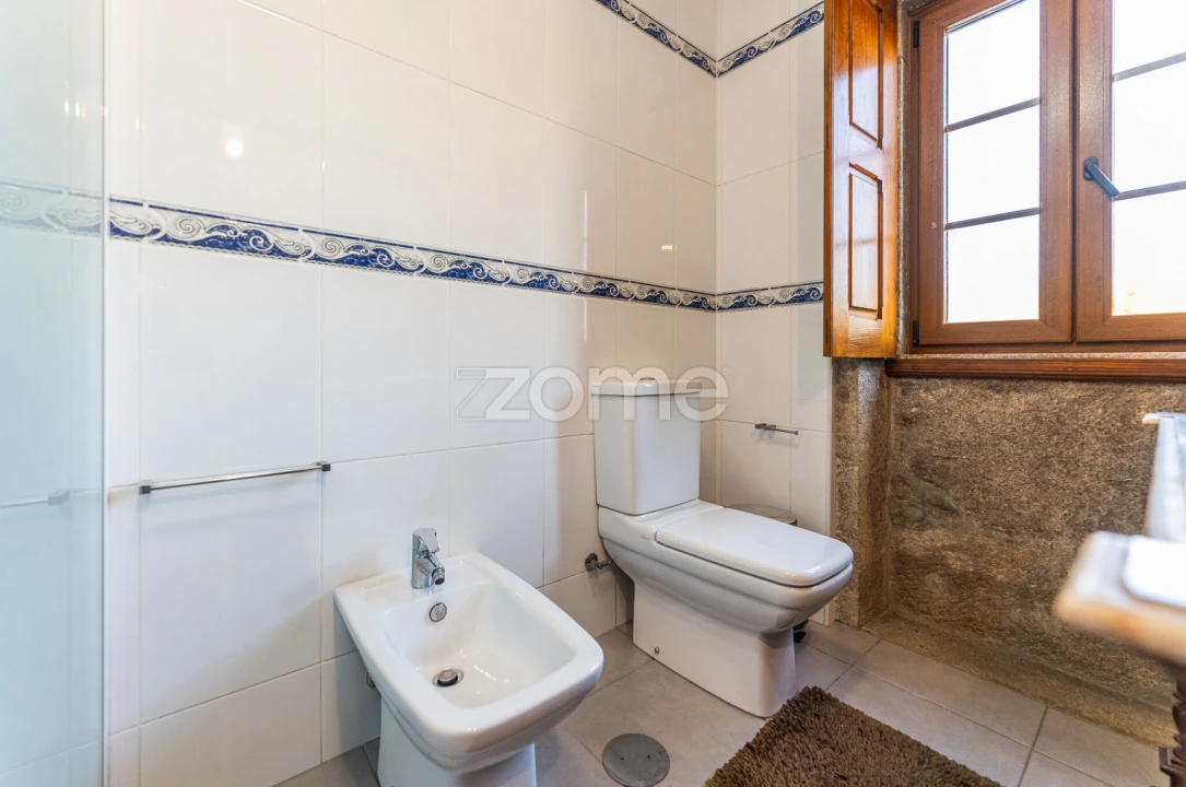 Quinta T7 para Venda em Milheiros de Poiares Foto 29