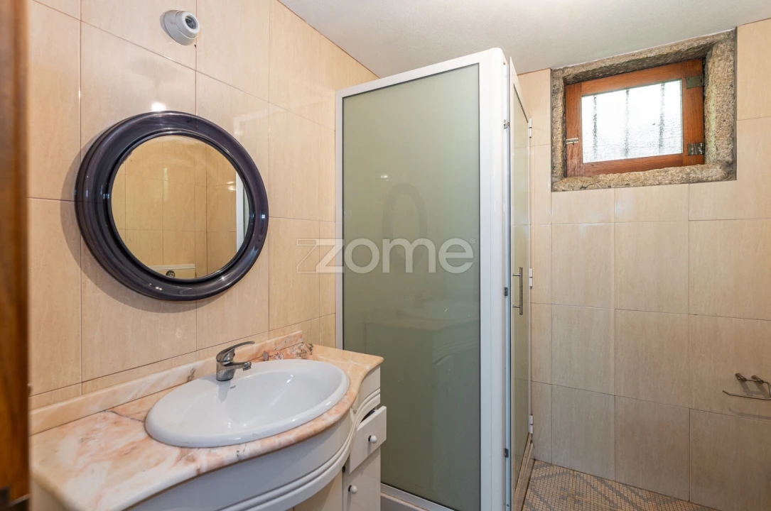 Quinta T7 para Venda em Milheiros de Poiares Foto 54