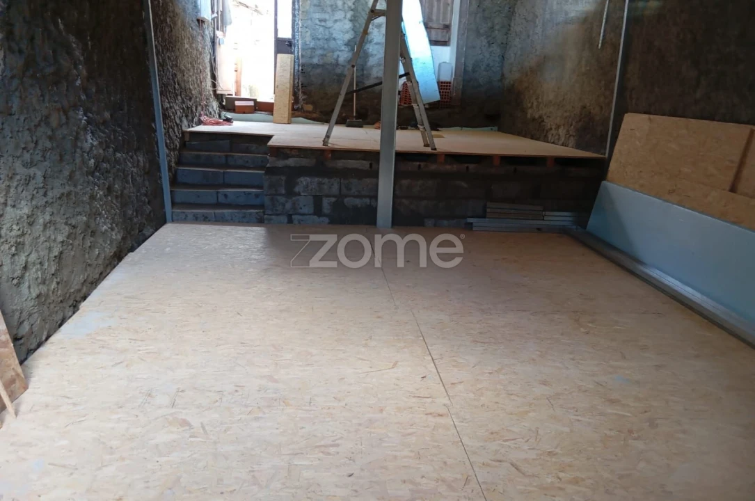 Moradia T3 para Venda em Amiais de Baixo Foto 13