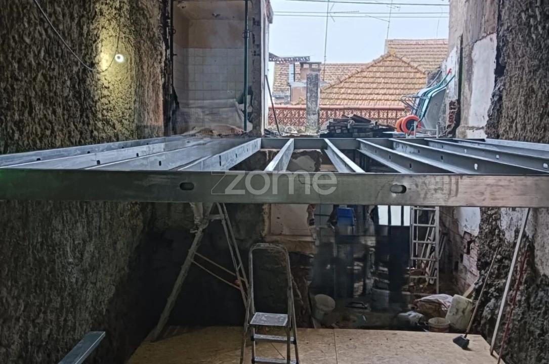 Moradia T3 para Venda em Amiais de Baixo Foto 12