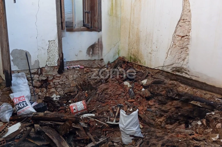 Moradia T3 para Venda em Amiais de Baixo Foto 3