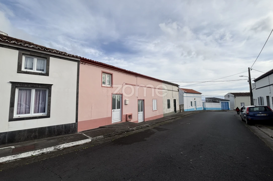 Moradia T3 para Venda em Ponta Garça Foto 3