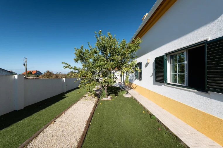 Moradia T4 para Venda em Quinta do Anjo Foto 3