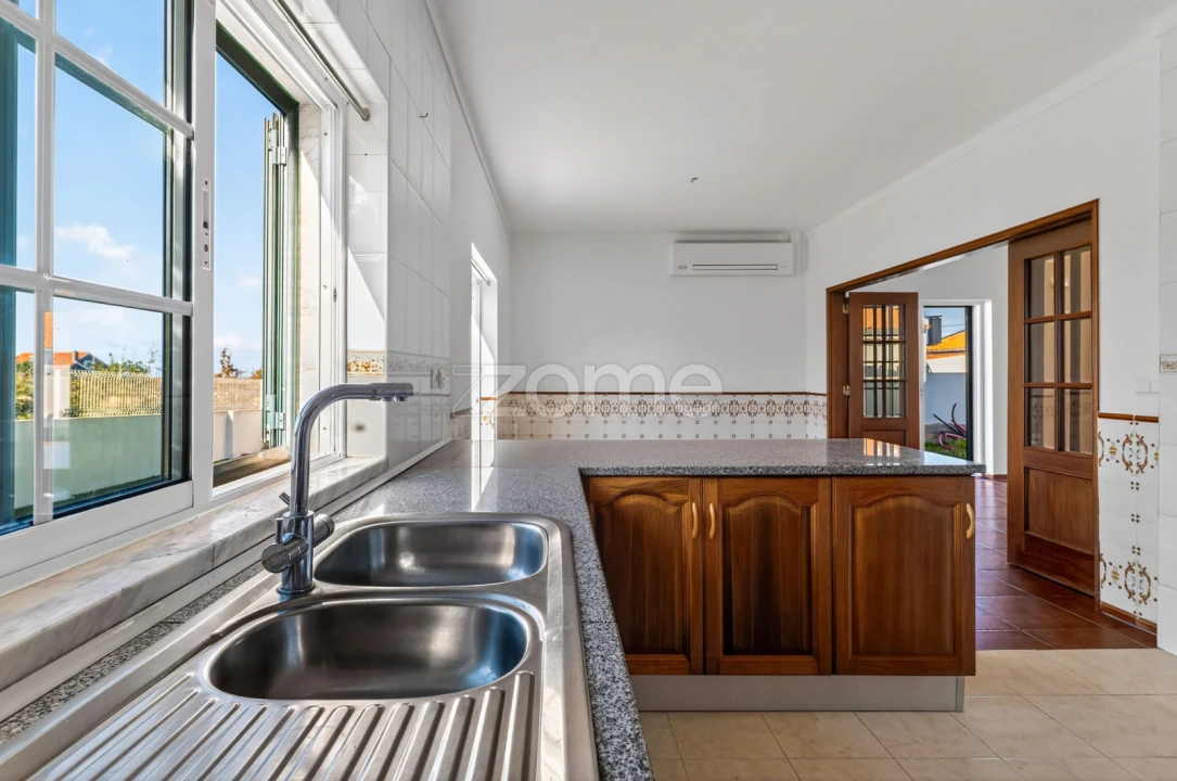 Moradia T4 para Venda em Quinta do Anjo Foto 9