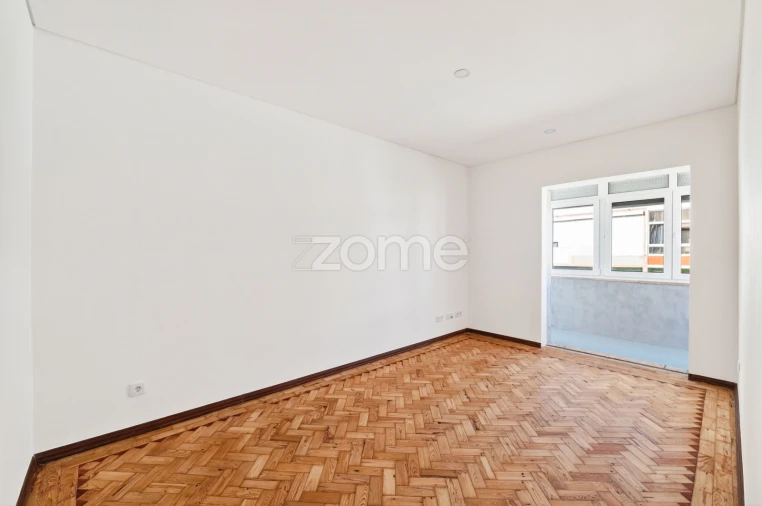 Apartamento T2 para Venda em Odivelas Foto 9