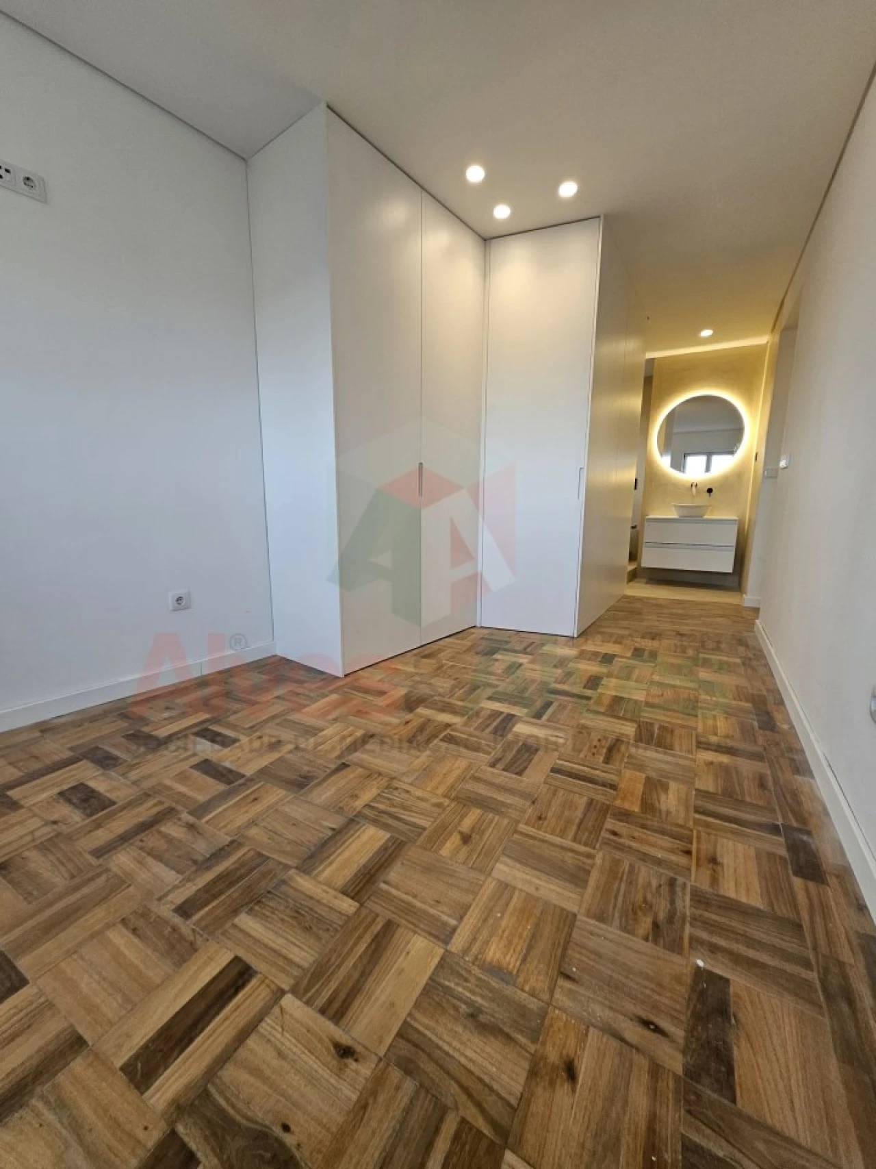 Apartamento T4 para Venda em Cedofeita, Santo Ildefonso, Sé, Miragaia, São Nicolau e Vitória Foto 4