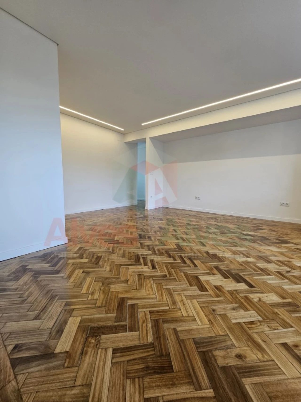 Apartamento T4 para Venda em Cedofeita, Santo Ildefonso, Sé, Miragaia, São Nicolau e Vitória Foto 5