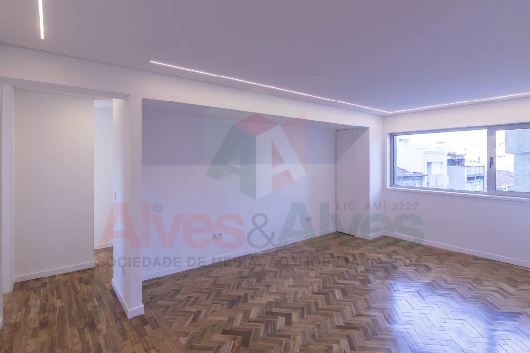 Apartamento T4 para Venda em Cedofeita, Santo Ildefonso, Sé, Miragaia, São Nicolau e Vitória Foto 11