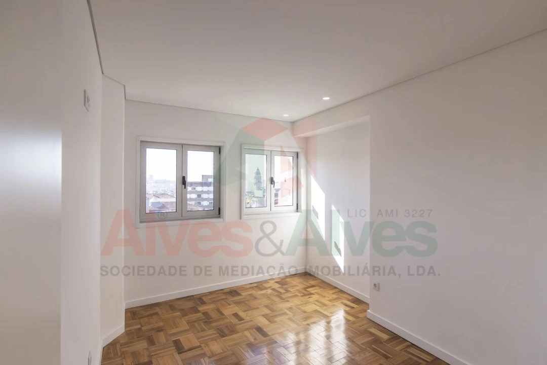 Apartamento T4 para Venda em Cedofeita, Santo Ildefonso, Sé, Miragaia, São Nicolau e Vitória Foto 13