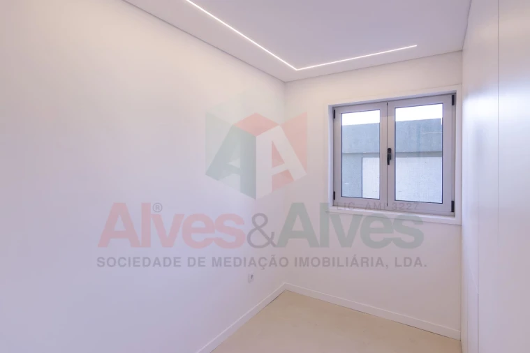 Apartamento T4 para Venda em Cedofeita, Santo Ildefonso, Sé, Miragaia, São Nicolau e Vitória Foto 8