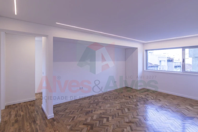 Apartamento T4 para Venda em Cedofeita, Santo Ildefonso, Sé, Miragaia, São Nicolau e Vitória Foto 11