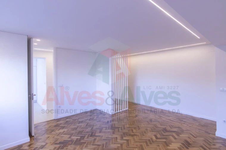 Apartamento T4 para Venda em Cedofeita, Santo Ildefonso, Sé, Miragaia, São Nicolau e Vitória Foto 12