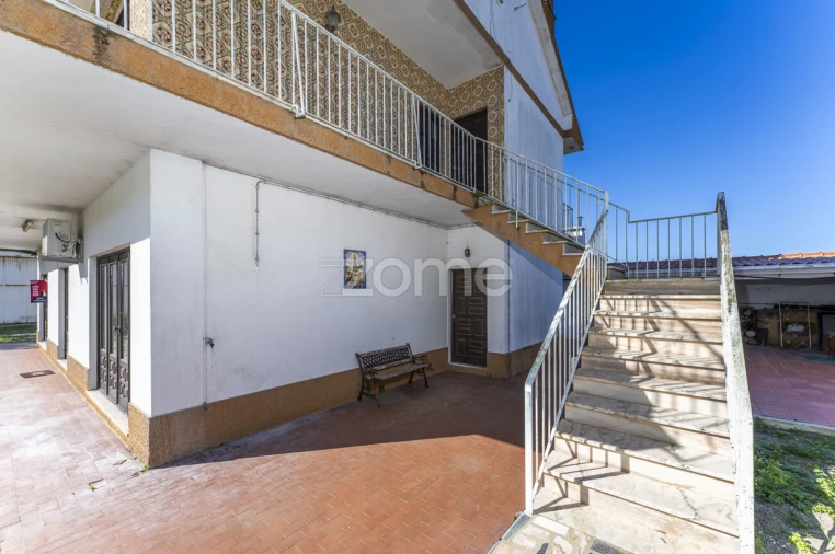 Moradia T4 para Venda em Carreço Foto 50