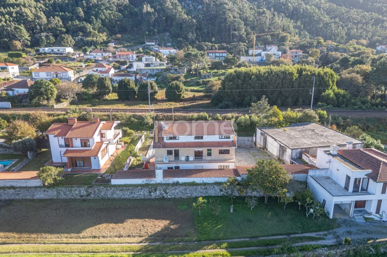 Moradia T4 para Venda em Carreço Foto 38