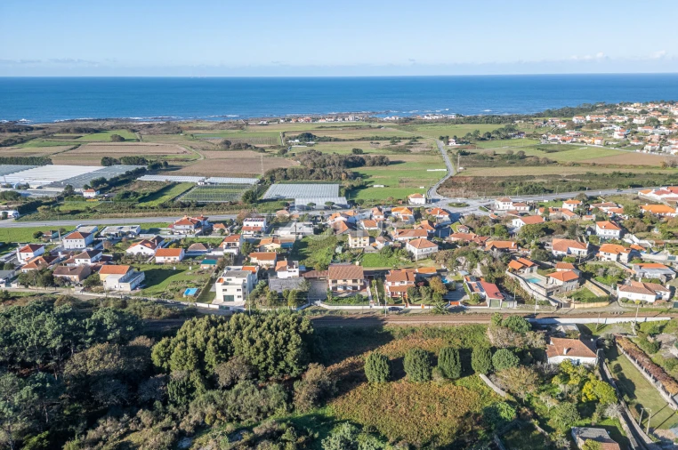 Moradia T4 para Venda em Carreço Foto 37