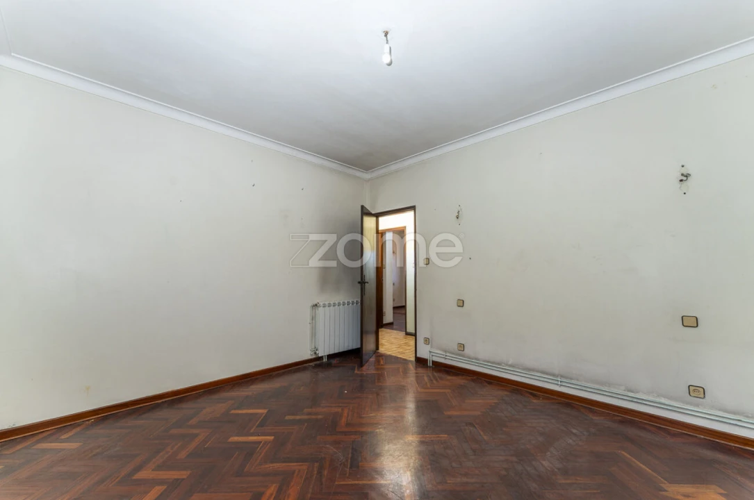 Moradia T4 para Venda em Carreço Foto 38