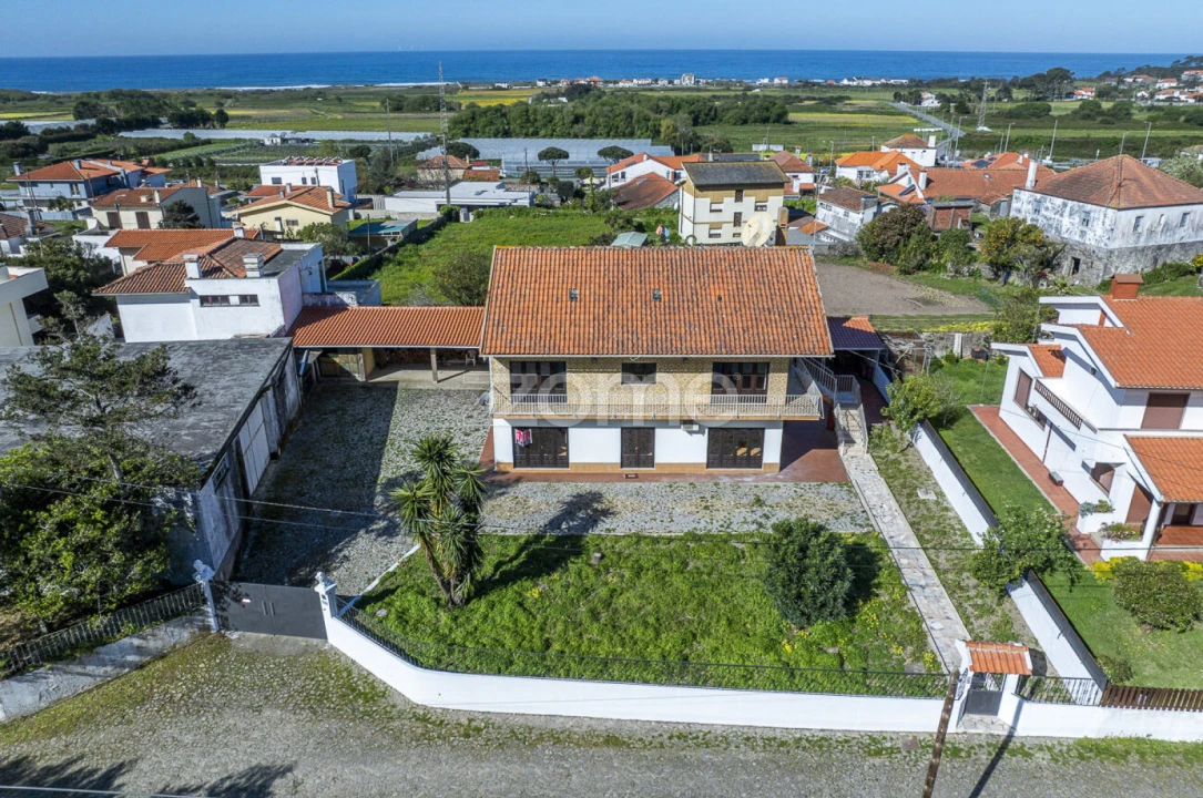 Moradia T4 para Venda em Carreço Foto 7