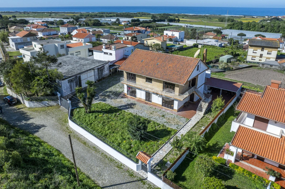 Moradia T4 para Venda em Carreço Foto 8