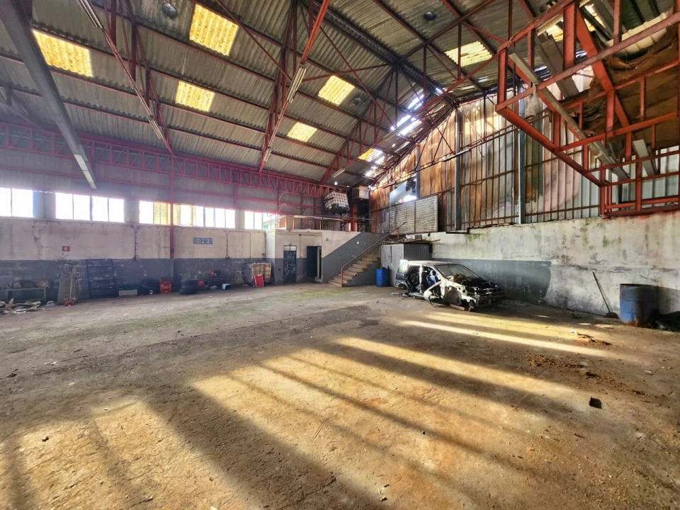 Armazém para Venda em Carvalhosa Foto 5