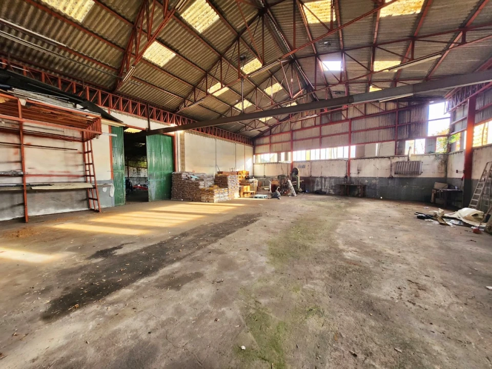 Armazém para Venda em Carvalhosa Foto 6