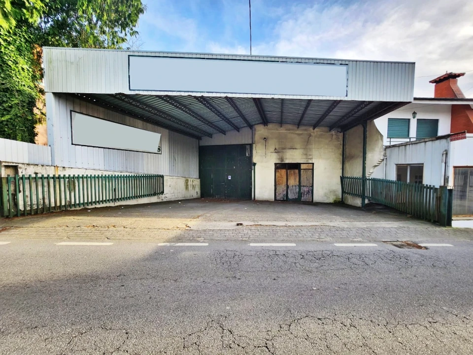 Armazém para Venda em Carvalhosa Foto 11