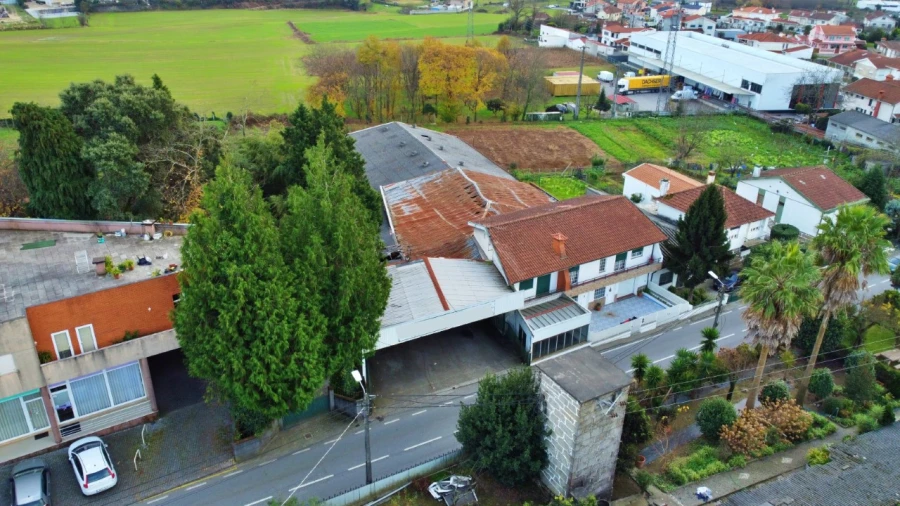 Armazém para Venda em Carvalhosa Foto 2