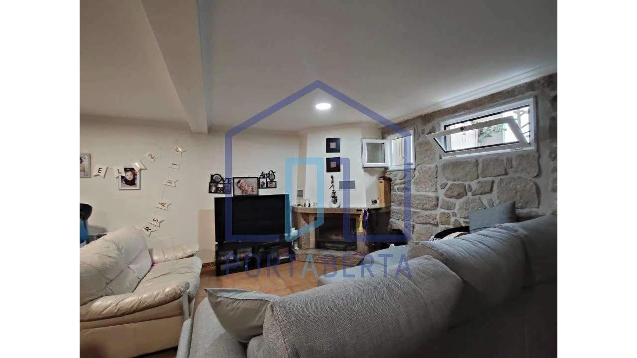 Moradia T3 para Venda em Santa Cruz/Trindade e Sanjurge Foto 3