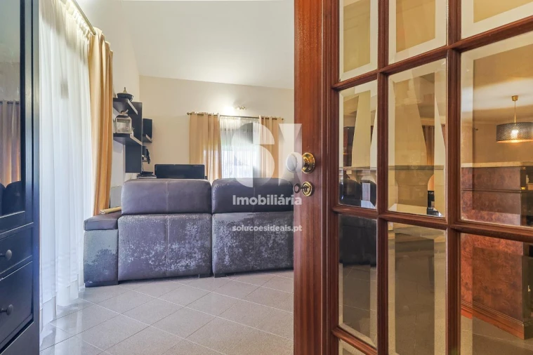 Moradia T6 para Venda em Cernache Foto 11