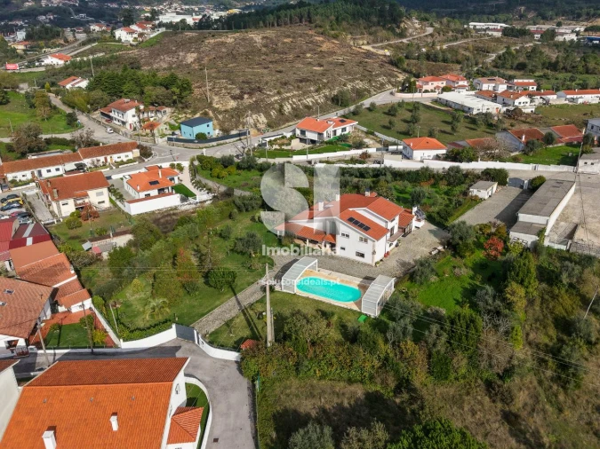 Moradia T6 para Venda em Cernache Foto 23