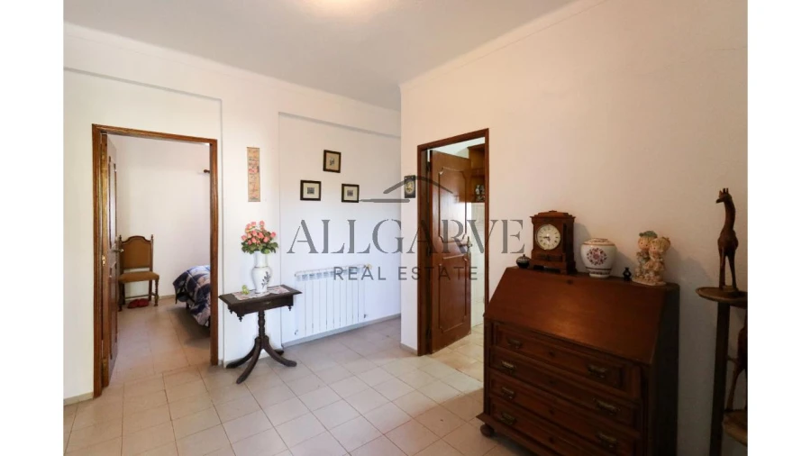 Moradia T4 para Venda em Mexilhoeira Grande Foto 5