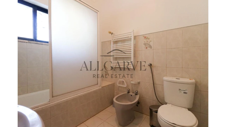 Moradia T4 para Venda em Mexilhoeira Grande Foto 27