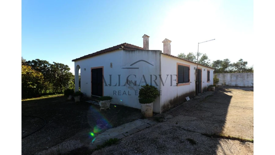 Moradia T4 para Venda em Mexilhoeira Grande Foto 4