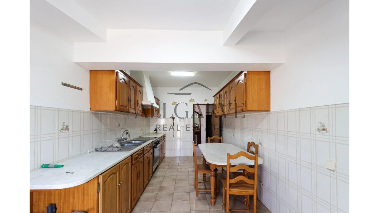 Moradia T4 para Venda em Mexilhoeira Grande Foto 11