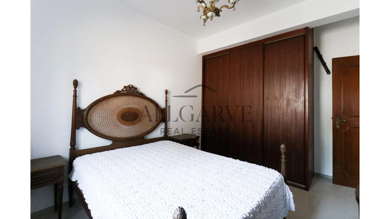 Moradia T4 para Venda em Mexilhoeira Grande Foto 16