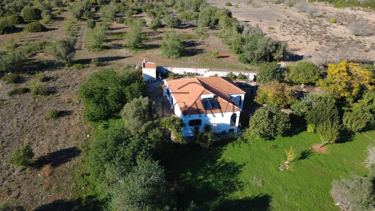 Moradia T4 para Venda em Mexilhoeira Grande Foto 30