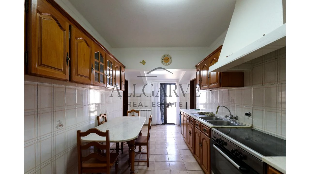 Moradia T4 para Venda em Mexilhoeira Grande Foto 10