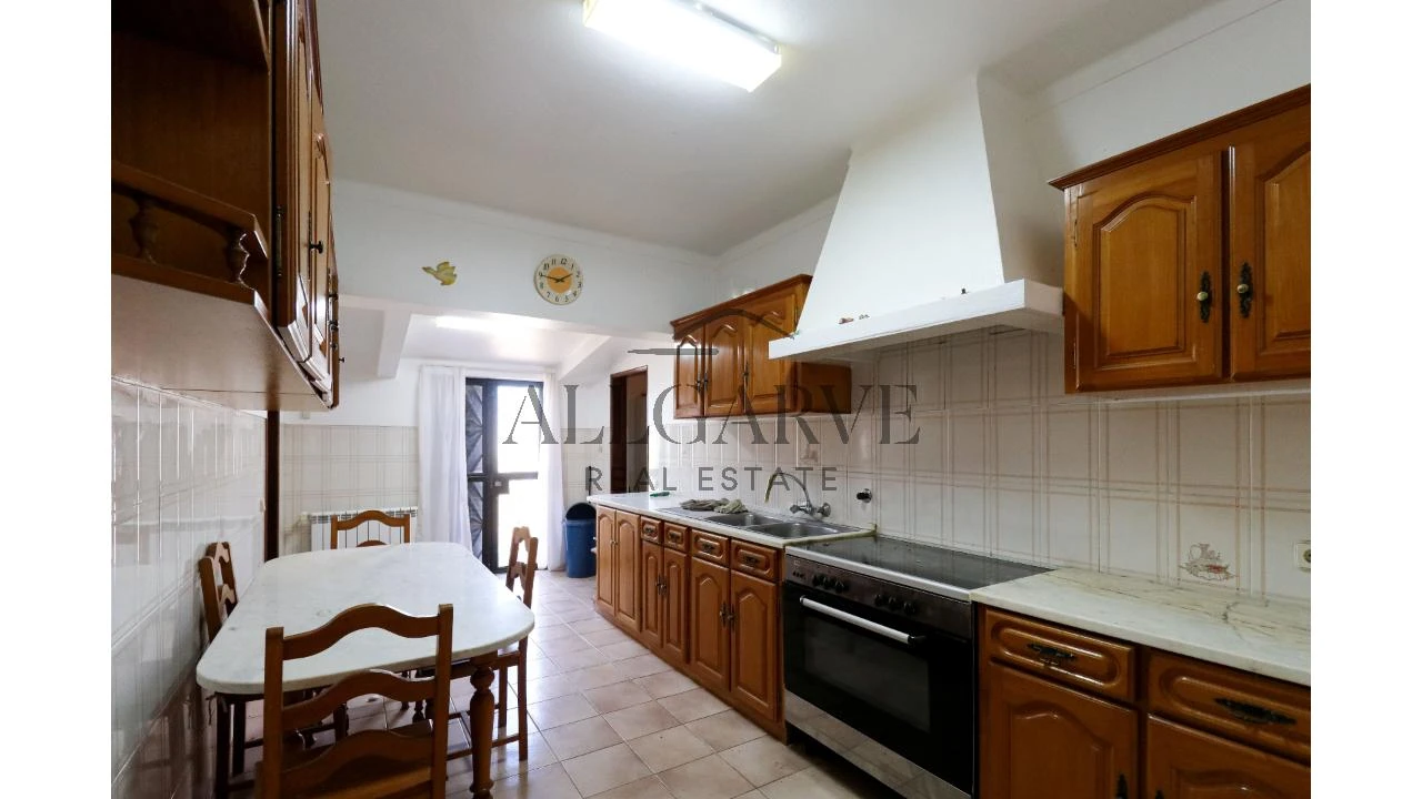 Moradia T4 para Venda em Mexilhoeira Grande Foto 12