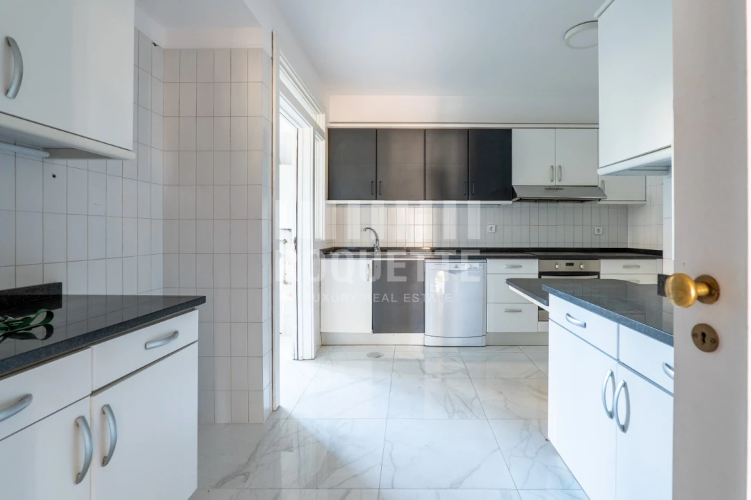 Apartamento T4 para Venda em Aldoar, Foz do Douro e Nevogilde Foto 11