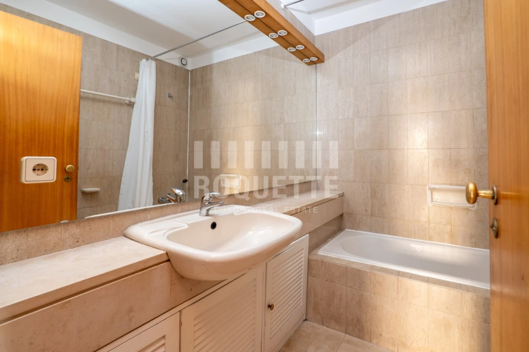 Apartamento T4 para Venda em Aldoar, Foz do Douro e Nevogilde Foto 18