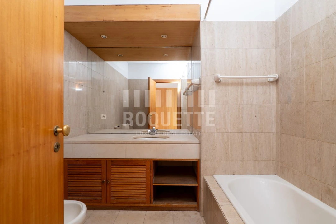 Apartamento T4 para Venda em Aldoar, Foz do Douro e Nevogilde Foto 23