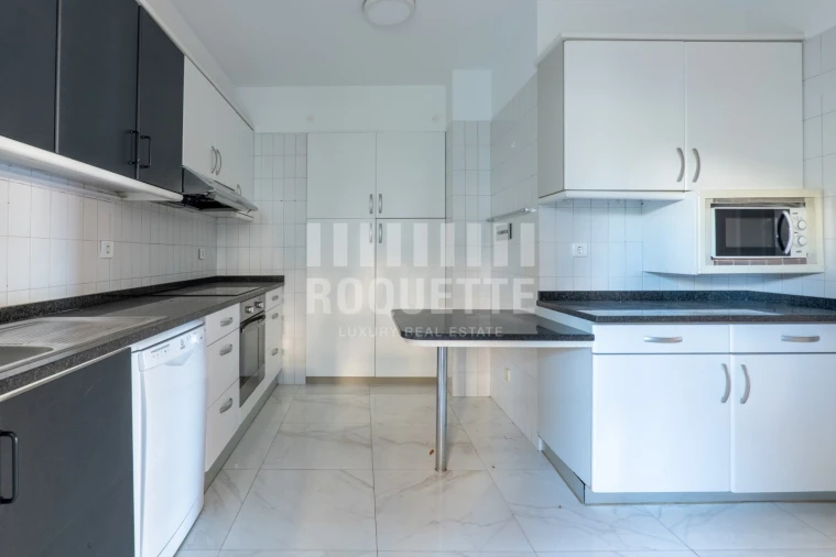 Apartamento T4 para Venda em Aldoar, Foz do Douro e Nevogilde Foto 13