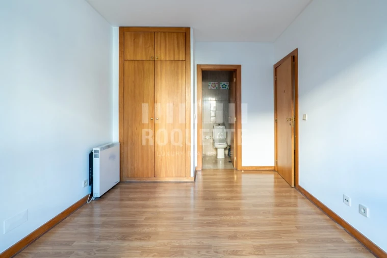 Apartamento T4 para Venda em Aldoar, Foz do Douro e Nevogilde Foto 15