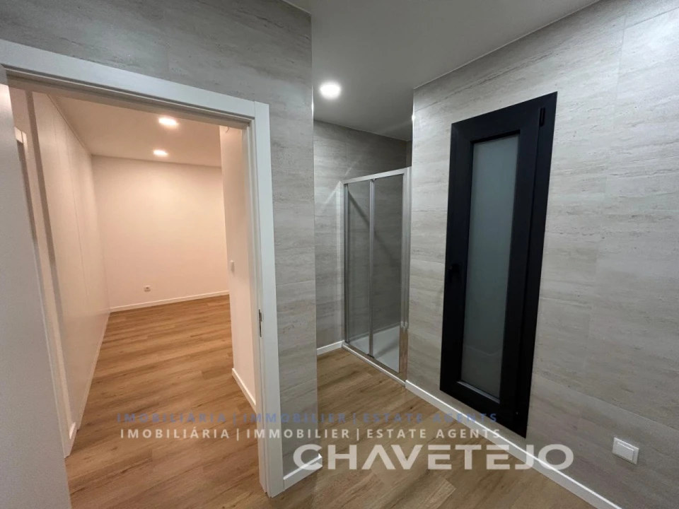 Moradia T4 para Venda em São João Baptista e Santa Maria dos Olivais Foto 11